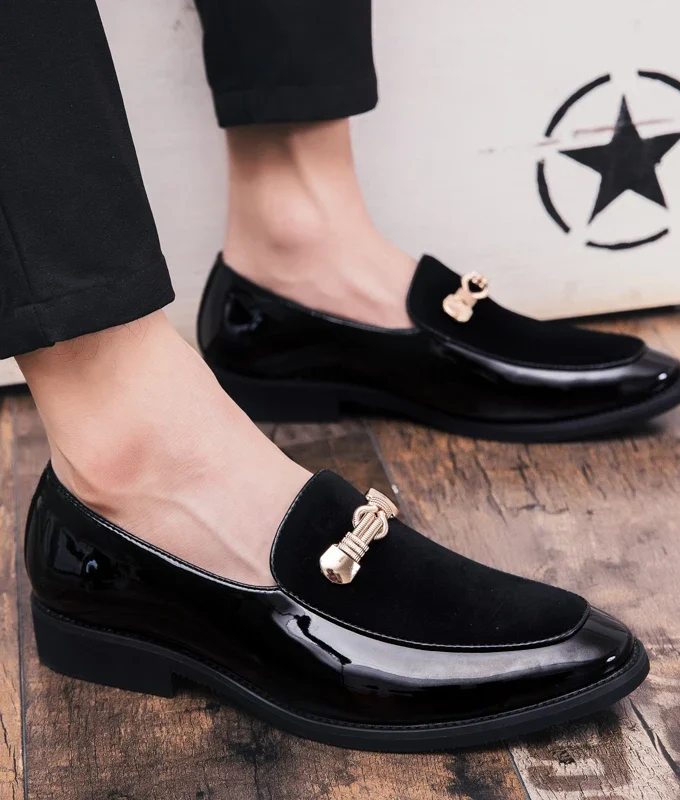 Spring New Men Fashion Flats Quality Metal Decoration Slip on Big Size Loafers Man Mocassins Luxury Goods Dress Party Men Shoes