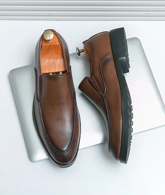 Man 2024 Fashion Formal Loafers New Comfy Men Flats Soft Sole Leather High Quality Style Men Business Dating Loafers Work Shoes