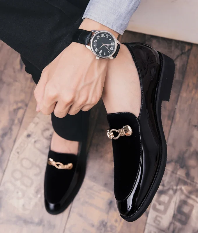 Spring New Men Fashion Flats Quality Metal Decoration Slip on Big Size Loafers Man Mocassins Luxury Goods Dress Party Men Shoes