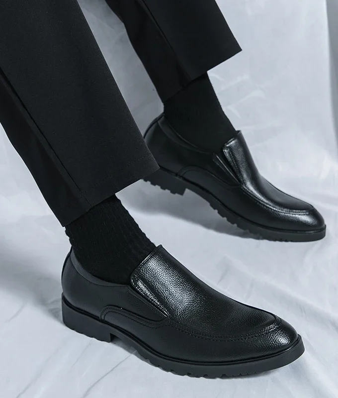 Man 2024 Fashion Formal Loafers New Comfy Men Flats Soft Sole Leather High Quality Style Men Business Dating Loafers Work Shoes