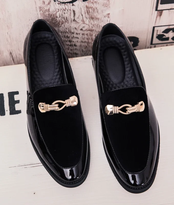 Spring New Men Fashion Flats Quality Metal Decoration Slip on Big Size Loafers Man Mocassins Luxury Goods Dress Party Men Shoes
